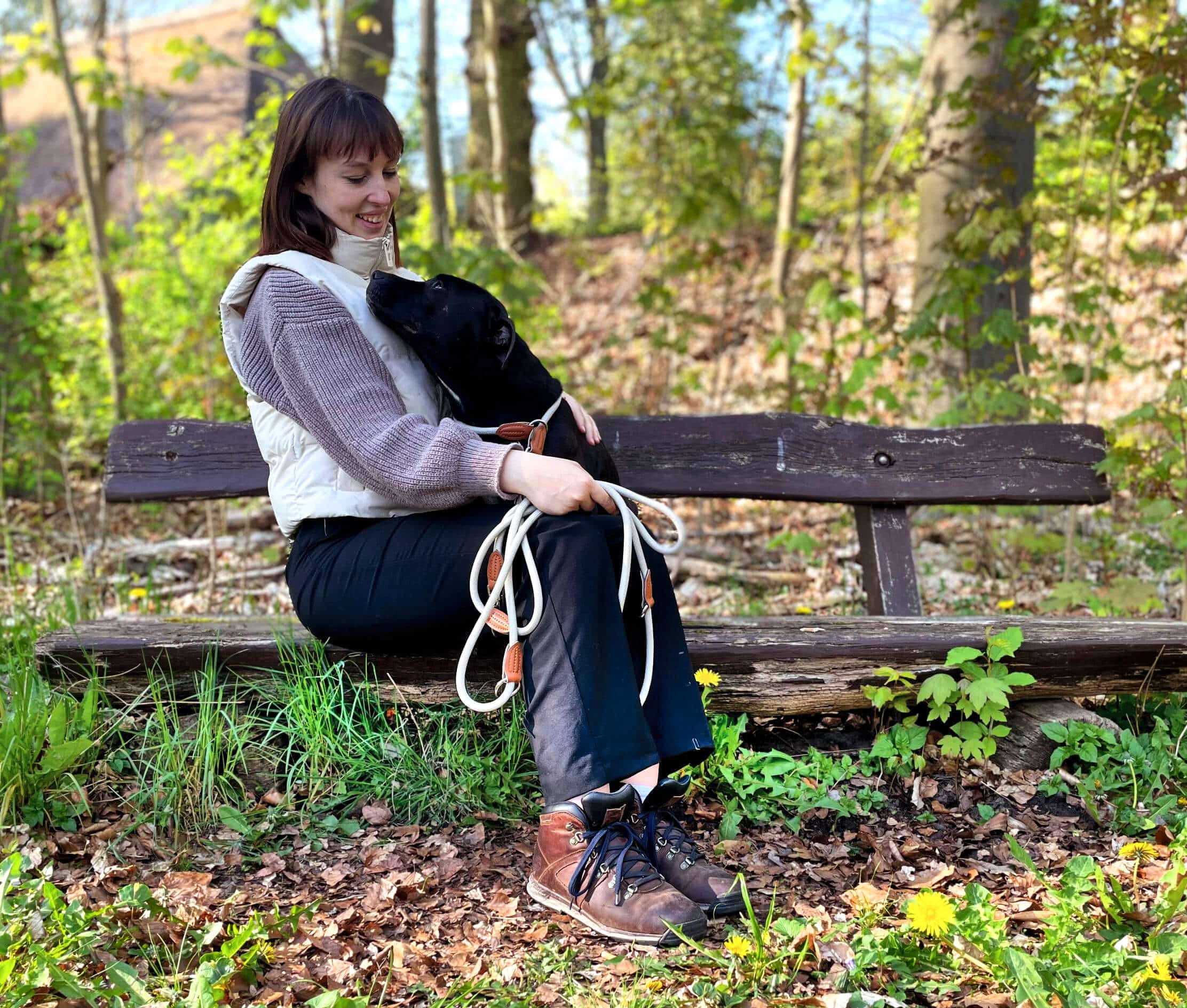 Nylon Hundeleine 2 m lang, sandfarben mit zwei Karabinern und Lederverstärkungen