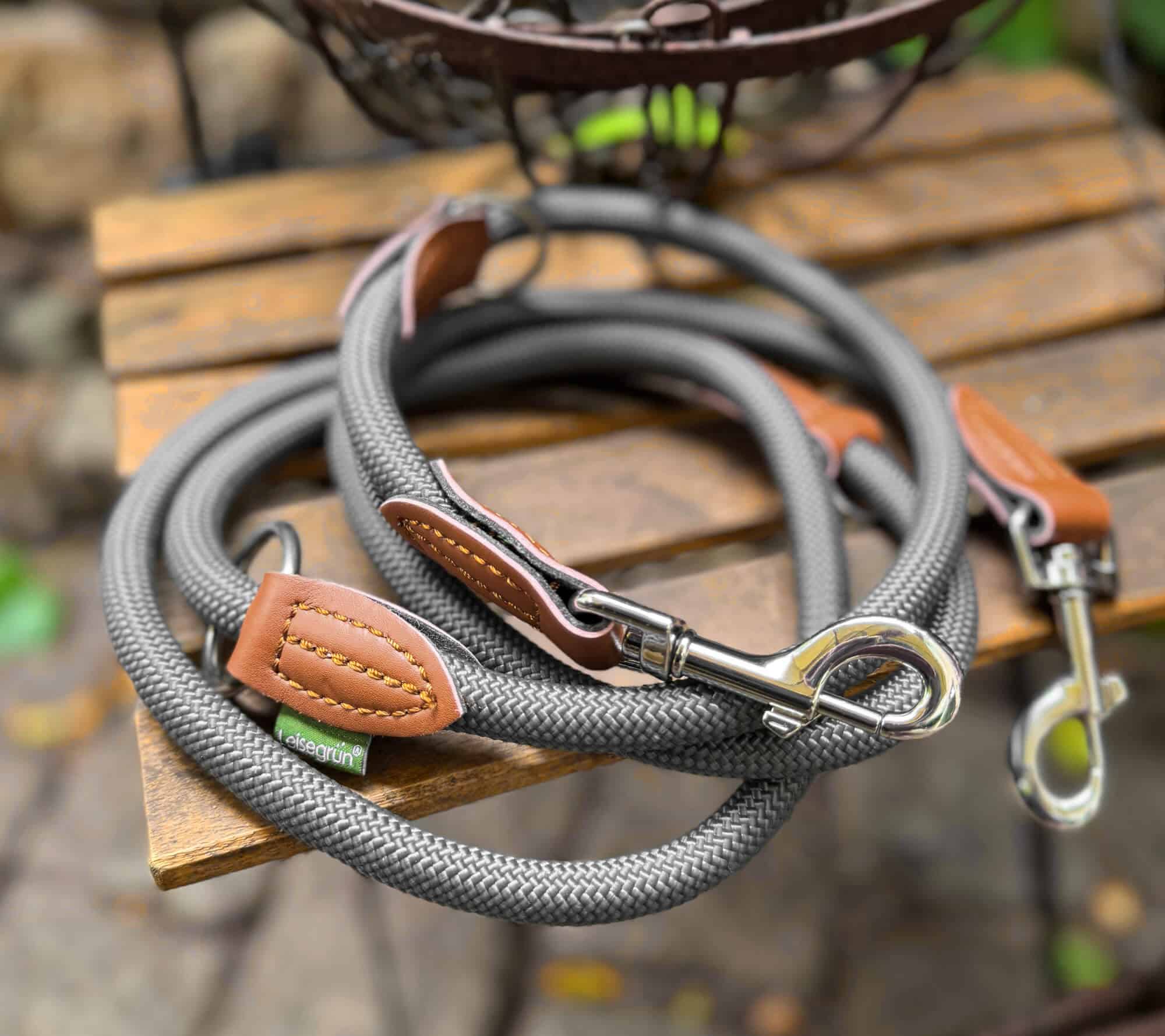 Nylon Hundeleine 2 m lang, in grau mit zwei Karabinern und Lederverstärkungen